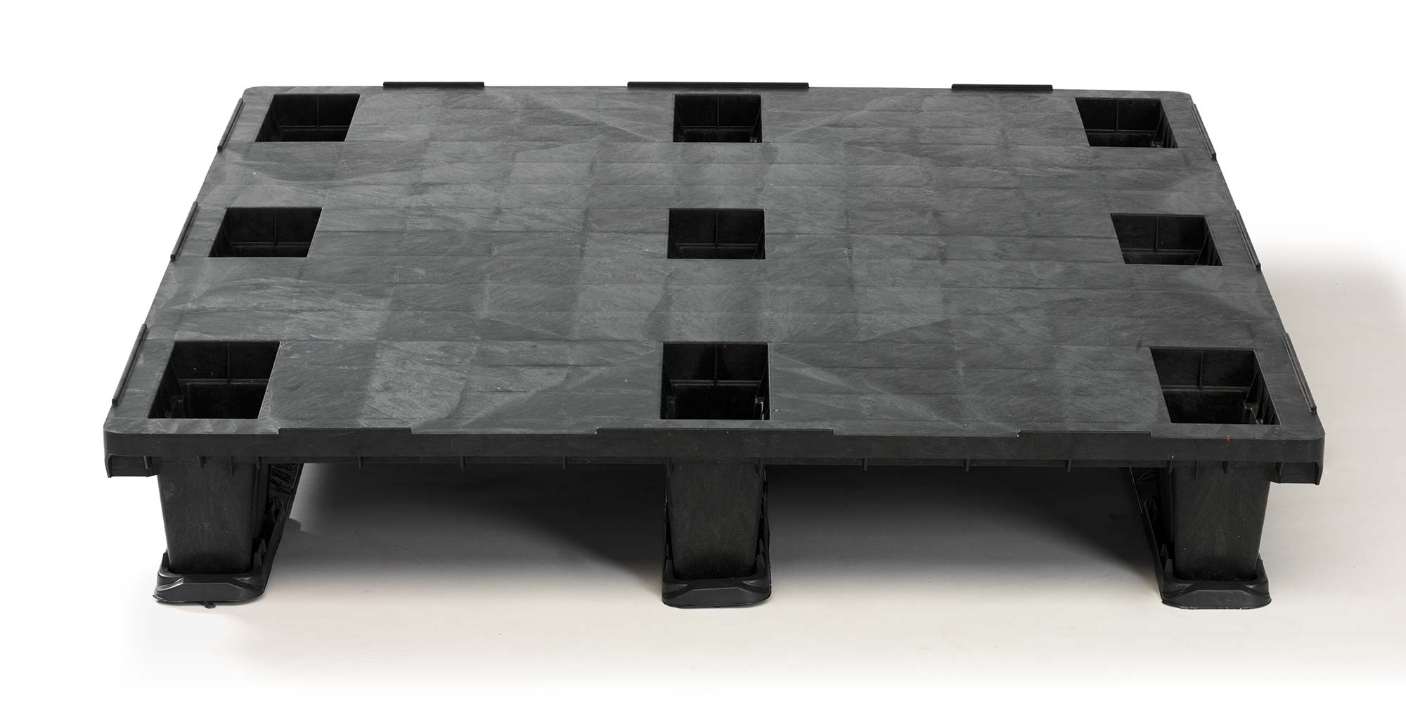 Kunststof pallet 1200 x 1000 gesloten dek 3 onderlatten light - Qp1210lb3rr cd f - QP1210LB3RR-CD